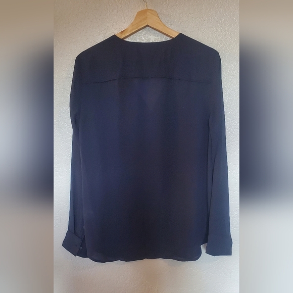 Banana Republic Semi Sheer Elegant Navy Long Sleeve Blouse Size Medium - Picture 6 of 7